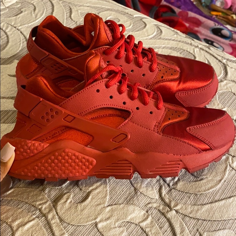 Red Nike Huarache ❤️